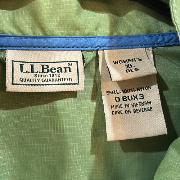 Woman’s L.L. Bean Rain Jacket O BUX3. Hooded, Nylon, lightweight. EUC! - Picture 5 of 10
